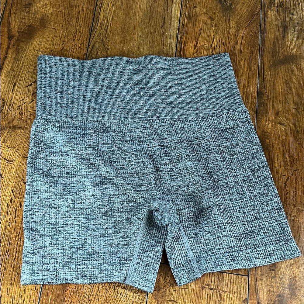 Colsie Heathered Gray Athletic Shorts - Picture 3 of 3